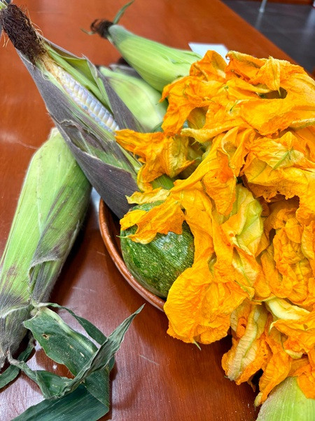 Flor de calabaza y elote