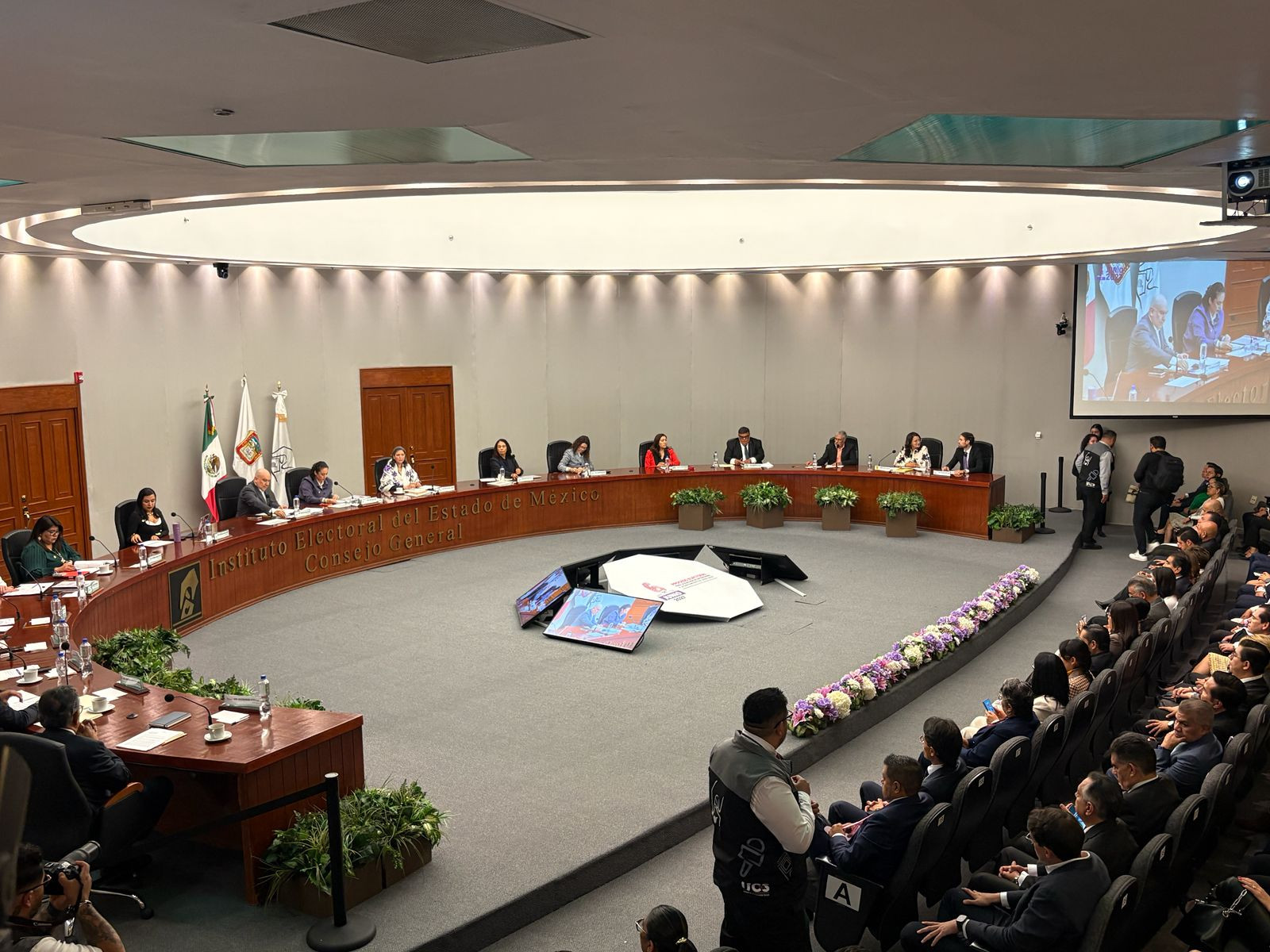 IEEM_sesión.jpeg