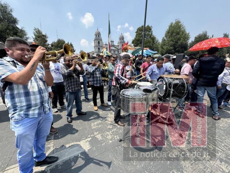 PELEA GALLOS 3