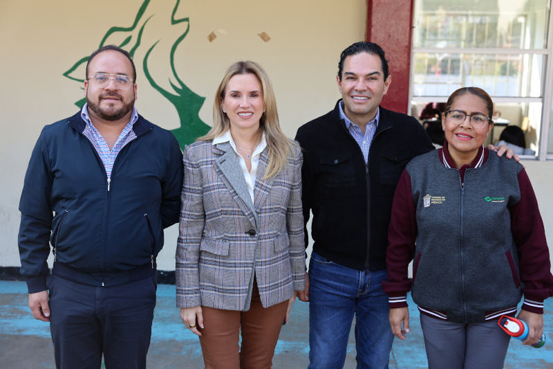 Pupitres Romina y Enrique 011225