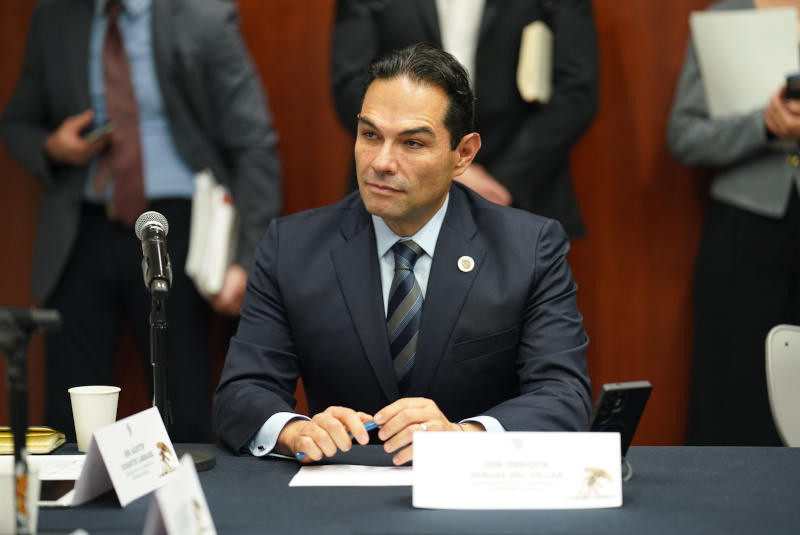 Senador Enrique Vargas 120326