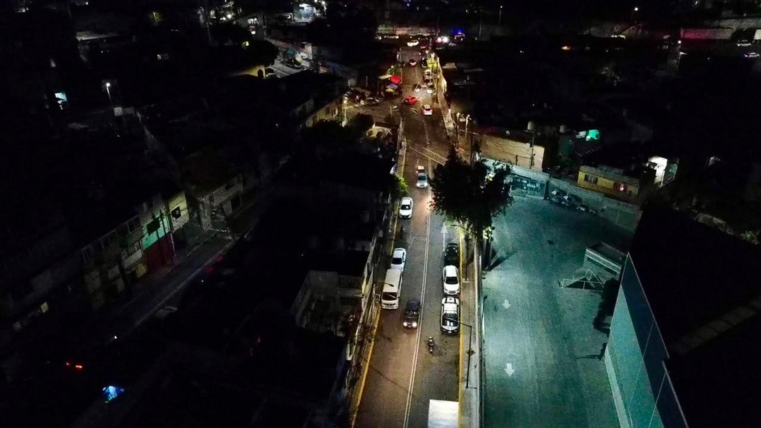 Tlalne alumbrado público