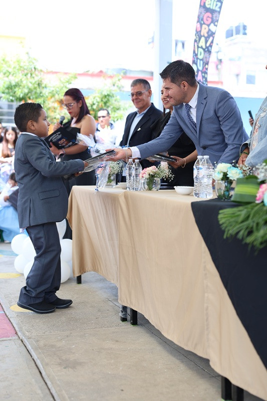 clausura escuela Huixqui