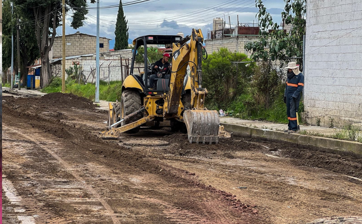 Se realizaron trabajos de reencarpetamiento en diferentes calles de Metepec