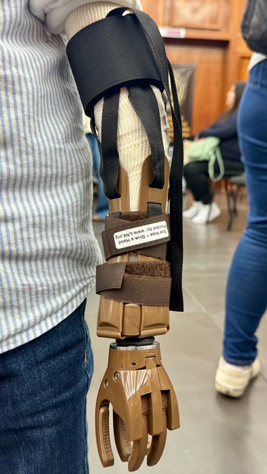 prótesis_brazo_-_vertical.jpeg
