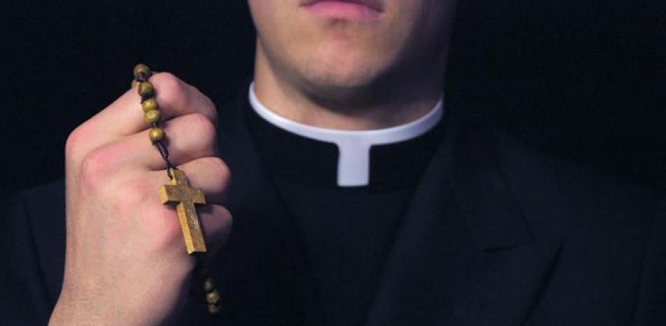 sacerdote falso