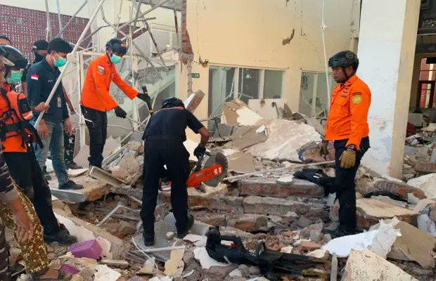 sismo Indonesia
